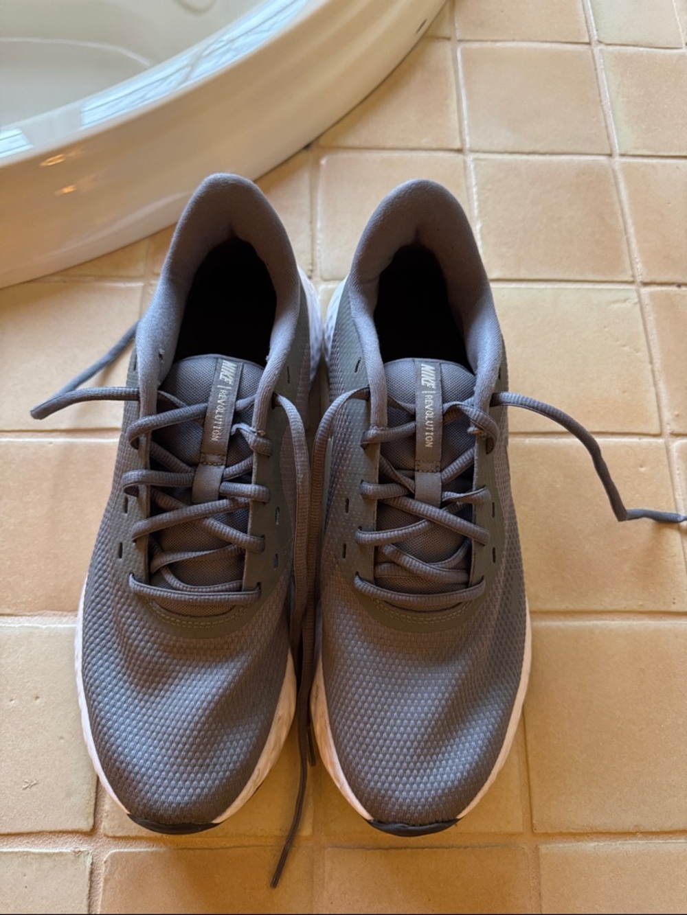 Nike Men’s Gray Athletic Running Sneakers